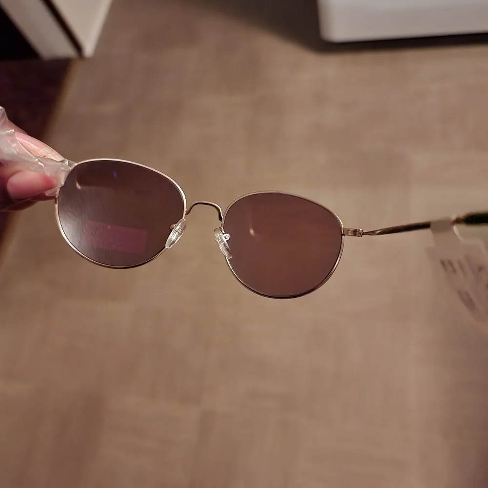 Joe’s Round Gold Frame Sunglasses NWT